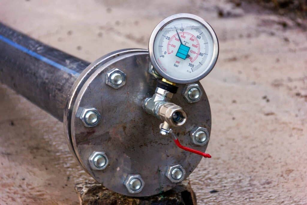 Teste hidrostático em compressor conforme NR-13